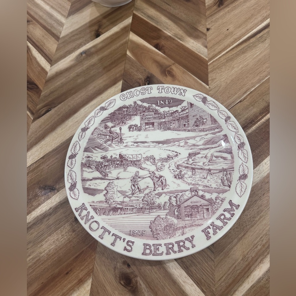 Vintage Knott's Berry Farm Plate